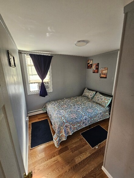 Building Photo - 4 Parente Ln N