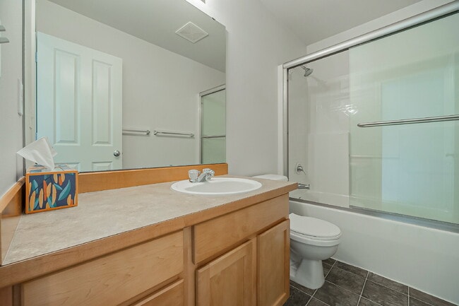 Building Photo - GATED COMMUNITY OF VERONA in LAKELAND HILLS!