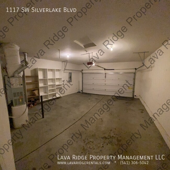 Building Photo - 1117 SW Silver Lake Blvd