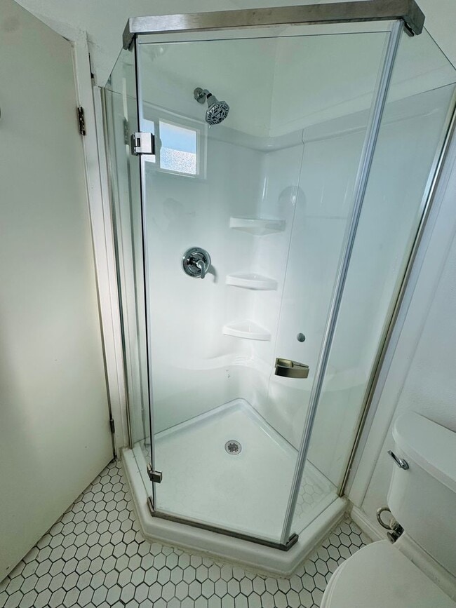 Building Photo - A Bright and Beautiful Place to Call Home