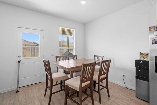 Building Photo - 334 Paso Fino Dr