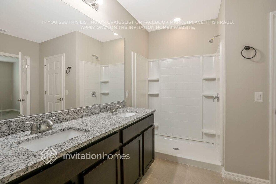 Building Photo - 3427 Cancun Ct