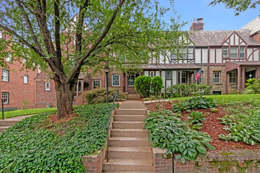 Building Photo - 4414 Volta Pl NW