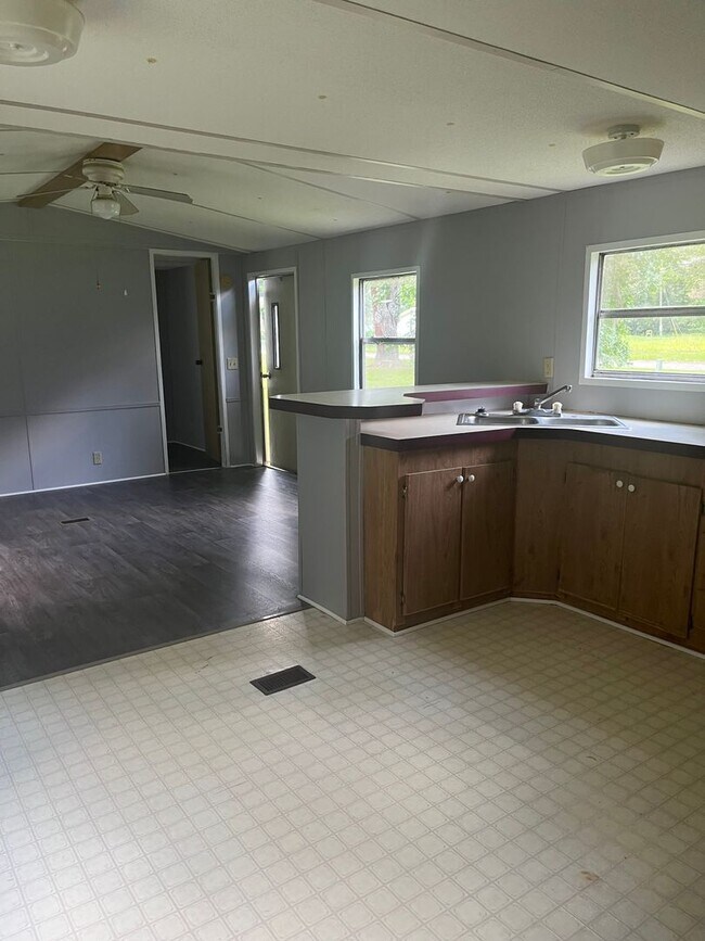 Building Photo - Charming 2-Bedroom Home in Midway - Available for Rent