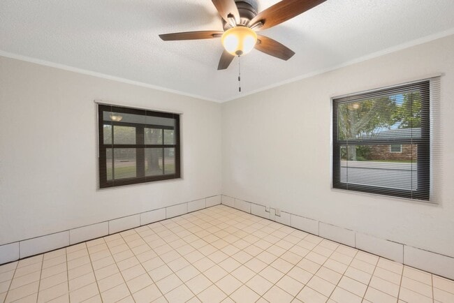 Building Photo - Cute 1 bedroom home with 2 patios and shed***MOVE IN JUNE 20TH****