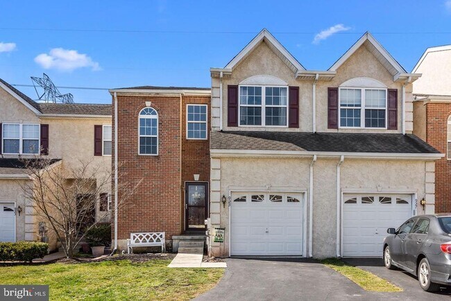 Building Photo - 925 Shenkle Dr