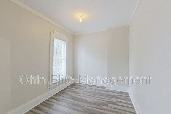 Building Photo - 1695 E Weber Rd