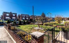 Building Photo - 1223 Wellington St