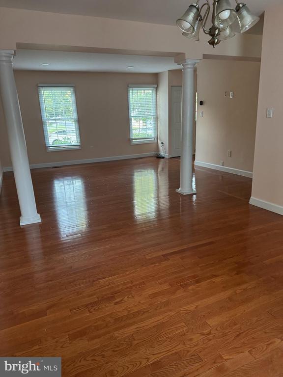 Building Photo - 6564 Meadowfield Ct