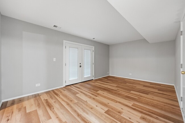 Building Photo - 5039 Chambers Dr