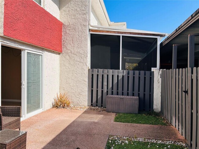 Building Photo - 2915 Pine Cone Cir