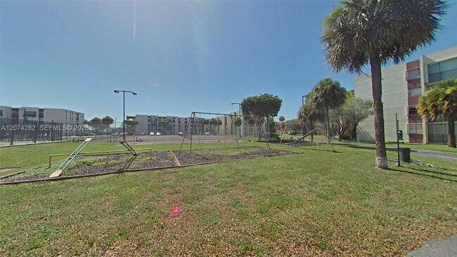 Building Photo - 9431 SW 4th St