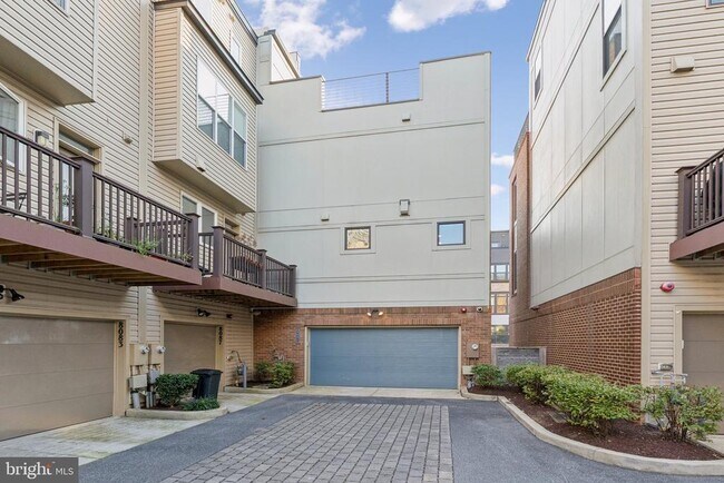 Building Photo - 8091 Red Hook St