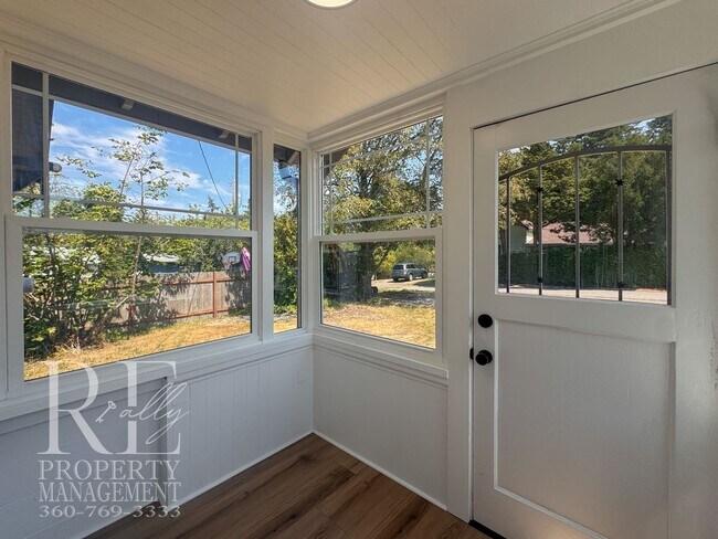 Building Photo - Beautifully Renovated Classic Home with Three Levels of Living, Sunroom & Spacious Kitchen