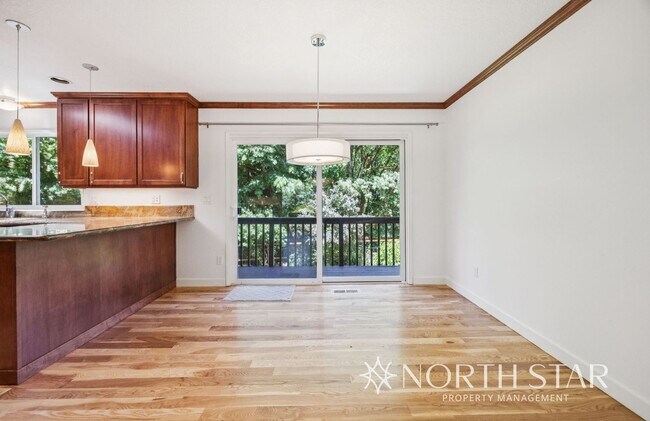 Building Photo - Beautiful Lake Oswego Ranch Home in Red Fo...