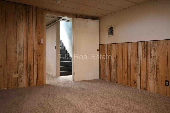 Building Photo - Central Park Home For Rent