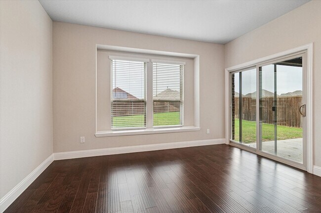 Building Photo - 1702 Veneto Dr