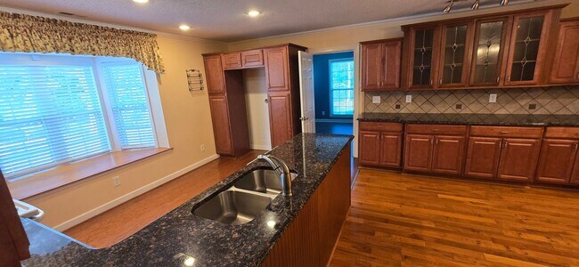 Building Photo - Classic Brick Ranch in Pfafftown