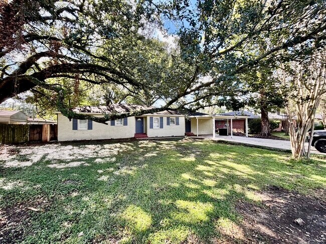 Building Photo - 512 Broadmoor Ave