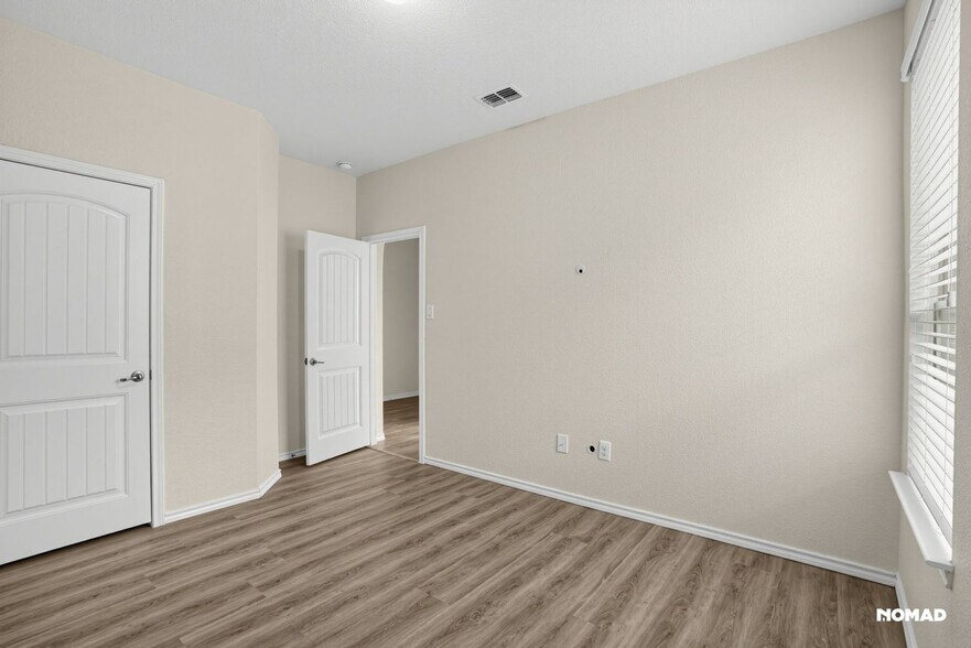 Building Photo - 10313 Burtrum Dr