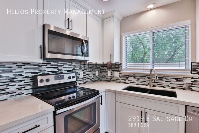 Building Photo - 2919 E Saltsage Dr