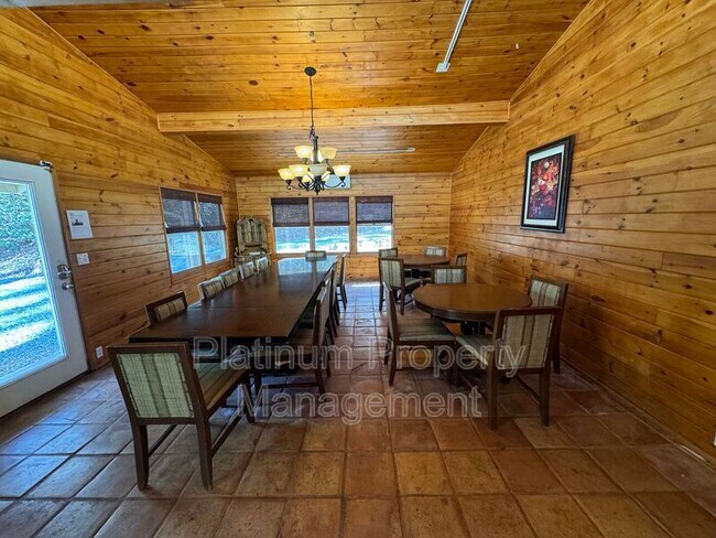 Building Photo - 971 Mountain Cove Rd