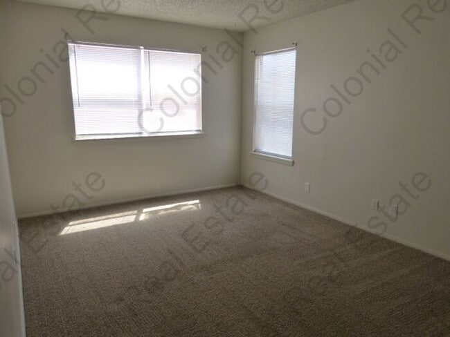 Building Photo - Cozy 2 bedroom 2 bathroom townhome