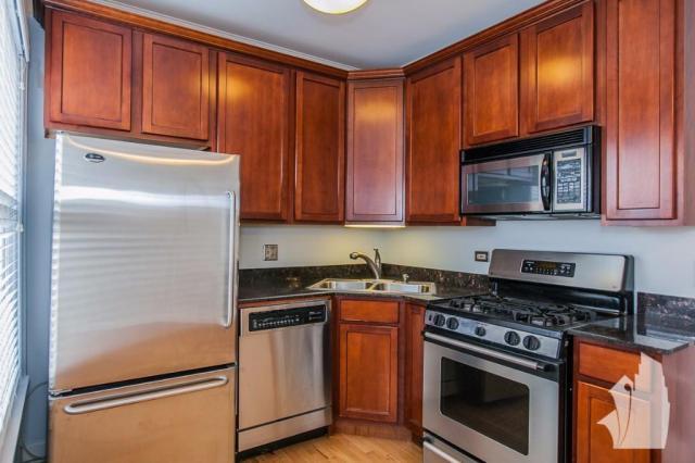 Building Photo - 1 bedroom in Chicago IL 60657