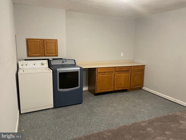 Building Photo - 1230 Gemini Dr