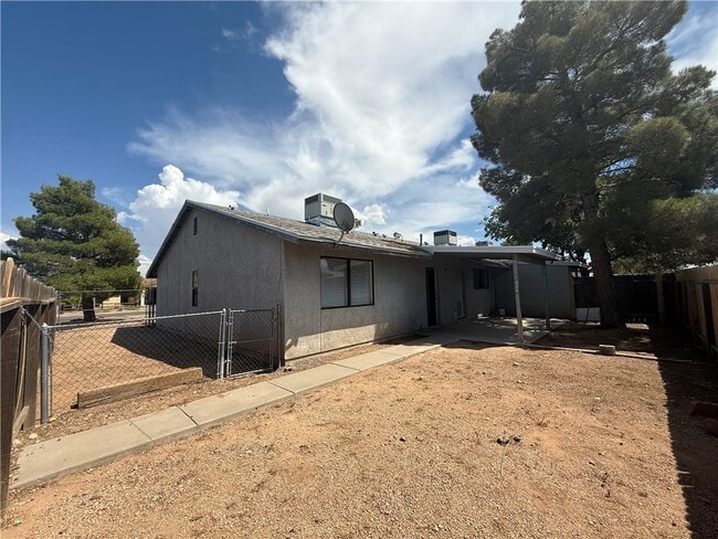 Building Photo - 3551 N Verdugo Rd