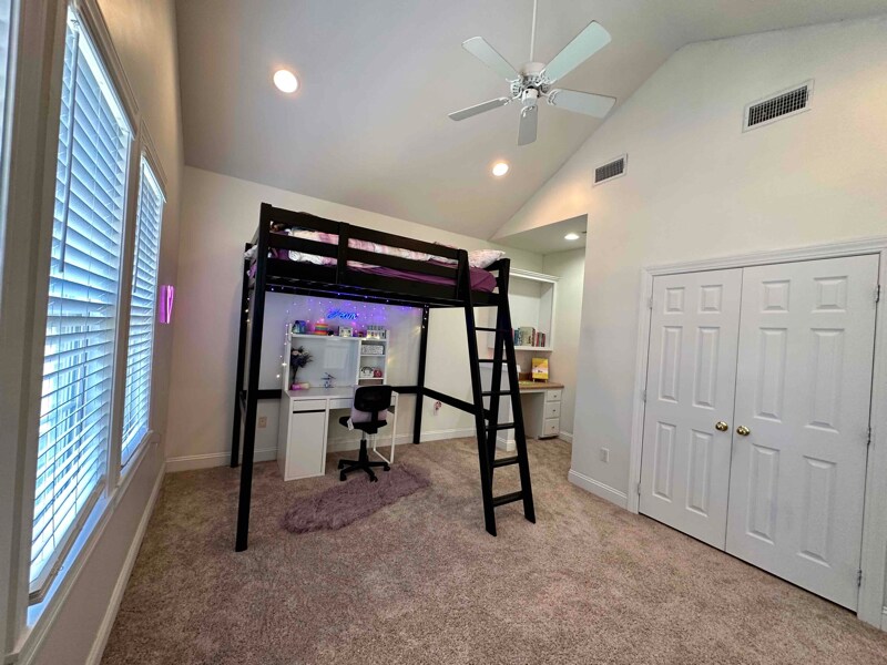 Building Photo - 360 Indian Hills Dr