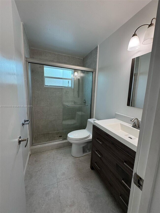 Building Photo - 2941 SW 36th Ave