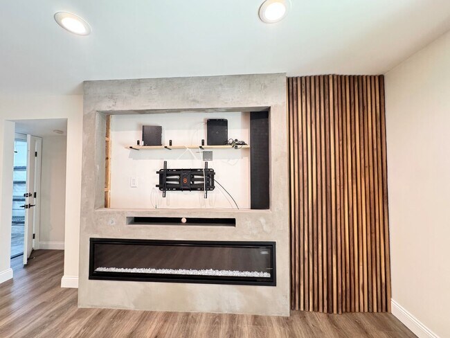 Building Photo - 16419 Bear Meadow Cir