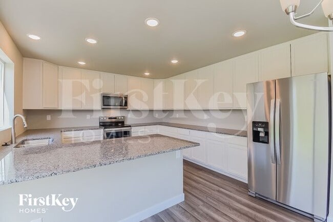 Building Photo - 10393 Luneth Dr