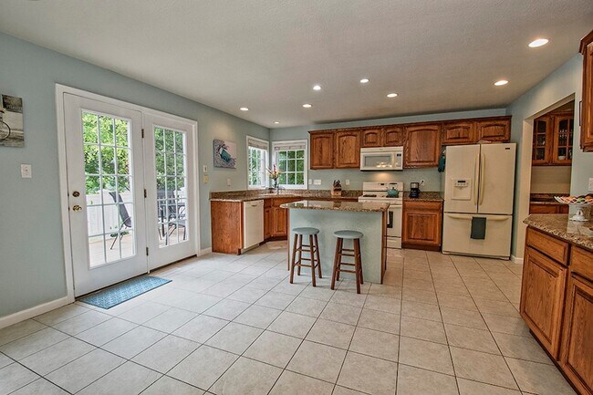 Building Photo - 134 Chapel Harbor Dr
