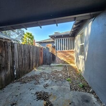 Building Photo - 812 Lovers Dr