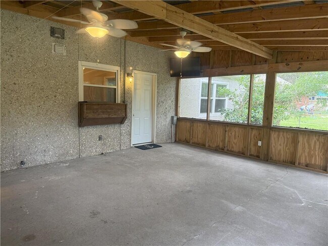 Building Photo - 201 King Cotton Rd