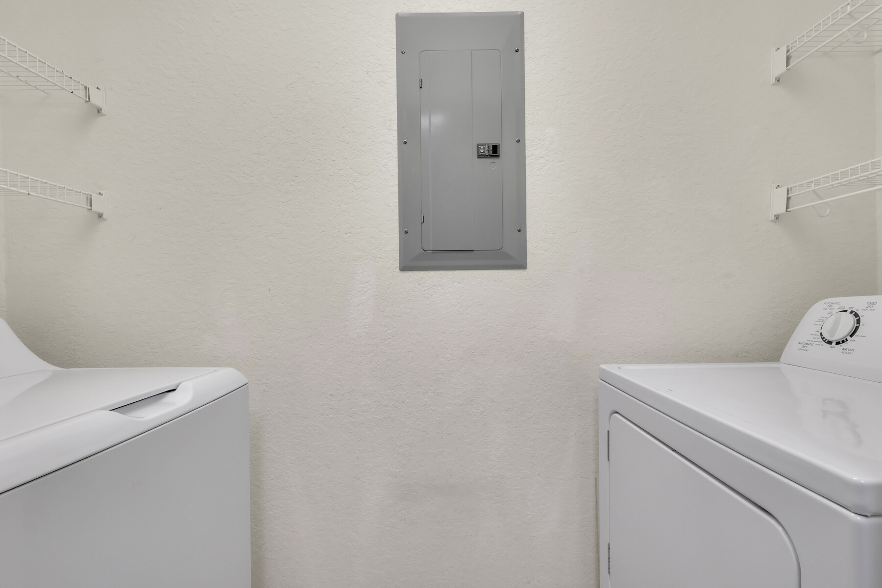 Building Photo - 9025 Colby Dr