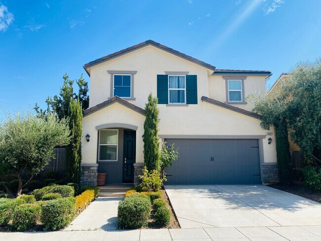 Primary Photo - $2,395 Ashlan & Leonard, Beautiful 3 Bedroom - Buckingham Ave, Clovis