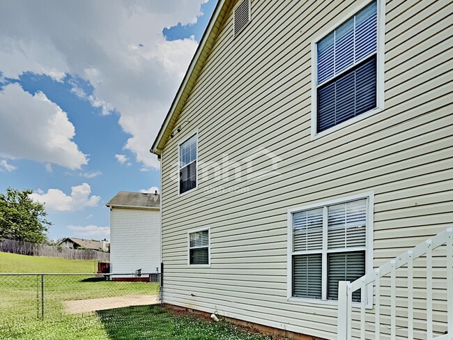 Building Photo - 341 Brookside Dr