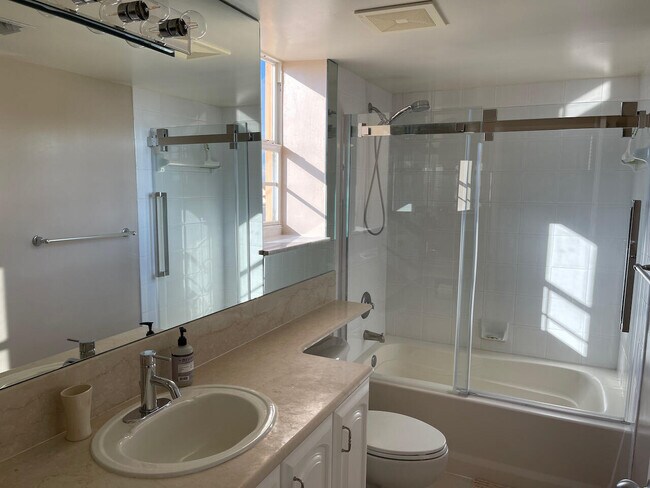 Building Photo - 651 Okeechobee Blvd