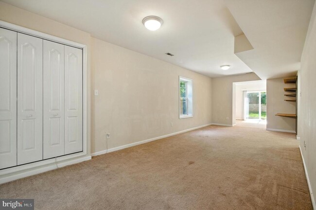 Building Photo - 3241 Henson Ave