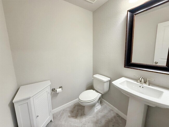 Building Photo - 6905 Broomsedge Dr