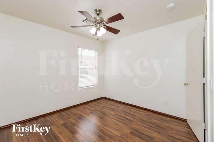 Building Photo - 13914 N 132nd Ln