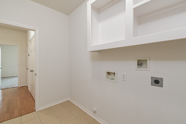 Building Photo - 14603 Kings Head Dr