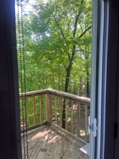 Building Photo - 102 Pineland Ln