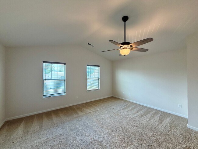 Building Photo - Candler - Three Bedroom Modern Home