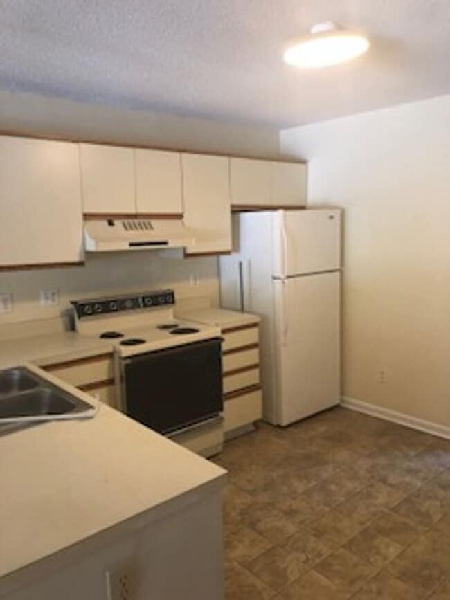 Building Photo - Coming Soon! 2BR Candle Wyck Community located on kerr Ave, Walk to UNCW, Shopping and Breweries ...