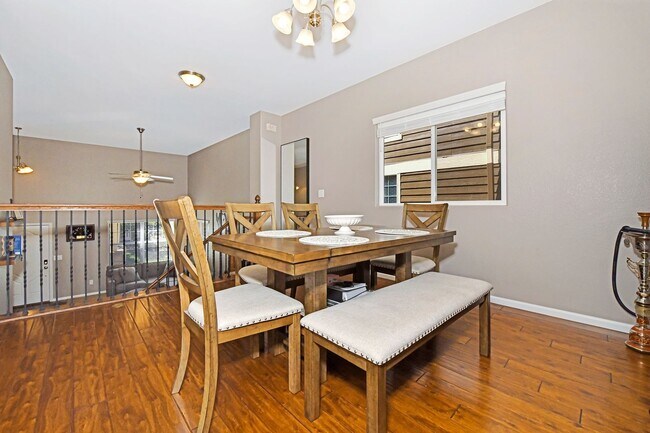 Building Photo - 2-Story Townhome - Excellent Condition- Oc...