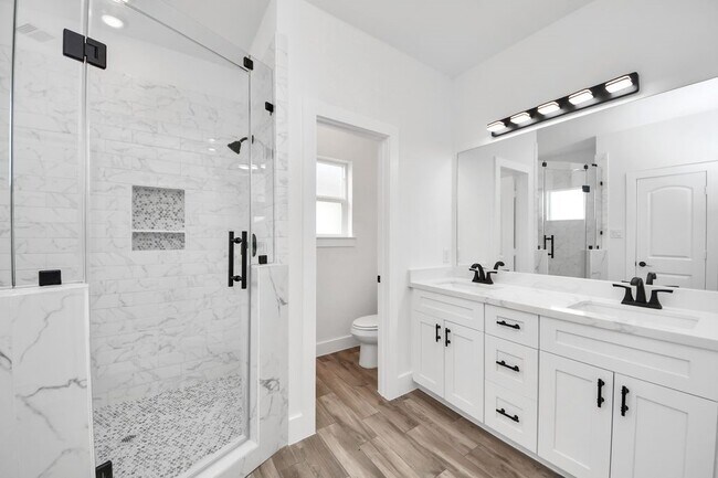 Building Photo - 765 Marjorie St